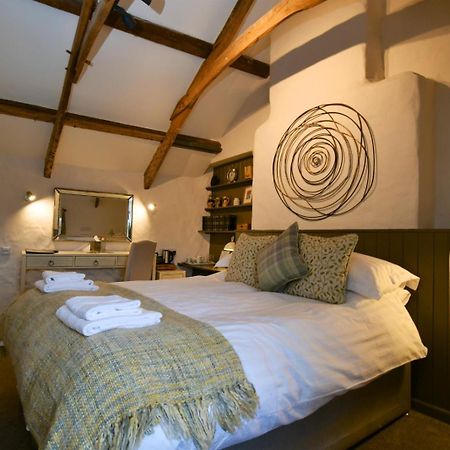 Carew Inn ภายนอก รูปภาพ