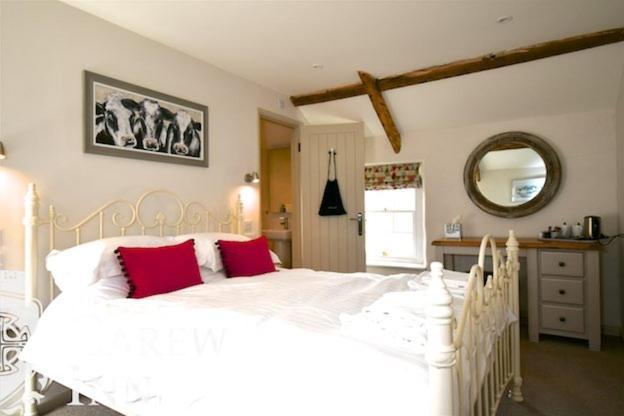 Carew Inn ภายนอก รูปภาพ