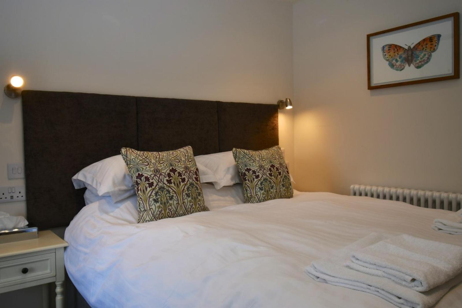 Carew Inn ภายนอก รูปภาพ